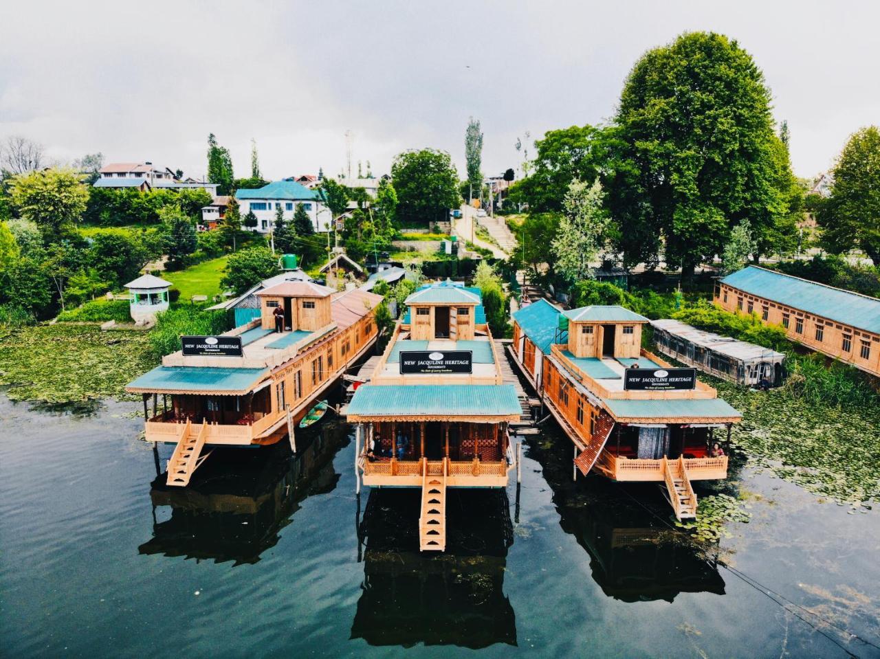 New Jacquline Heritage Houseboats Srīnagar Extérieur photo